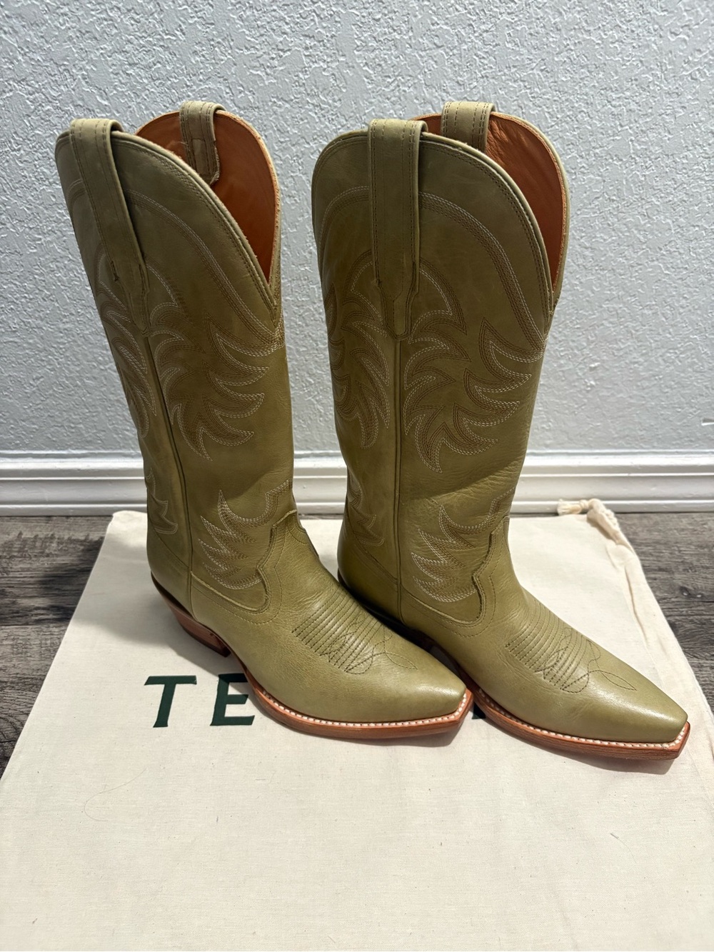 Tecovas Annie light sage boot size 6.5
